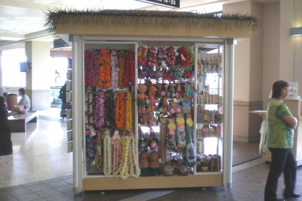 Flower Cart (Kiosk) Fresh lei and other flowers.  Open daily 8:00 am – 4:30 pm