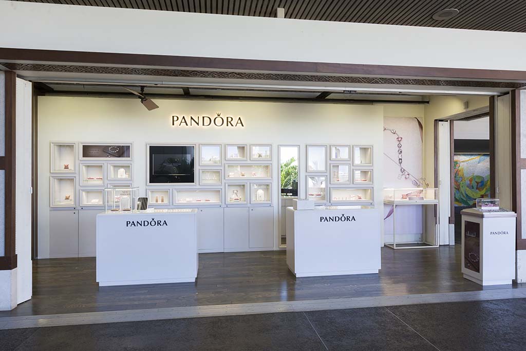Pandora All women have their individual stories to tell – a personal collection of special moments that makes them who they are.  That is why we celebrate these moments. That is why we say these moments are unforgettable.  Open daily 8:00 a.m. – 6:00 p.m.