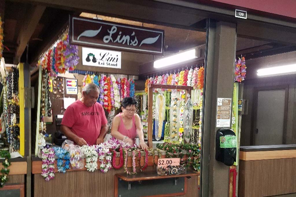 Lins Lei Stand Manufacturing of leis and jewelry. Open daily 7:30 a.m. – 5:30 p.m. (Closed Sunday)